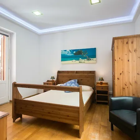 Estudios Ramón Llull Apartamento