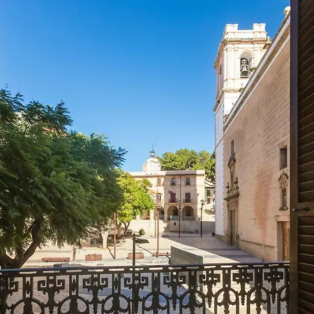 Estudios Ramón Llull Apartamento *