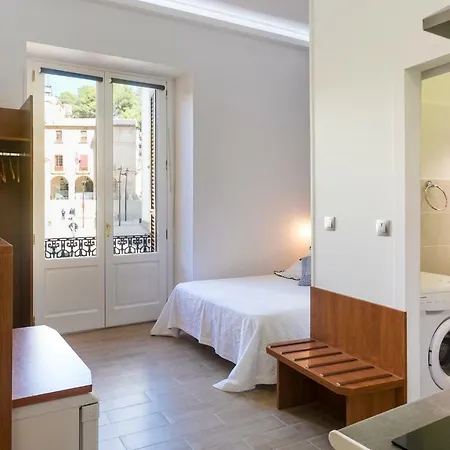 Estudios Ramón Llull Apartamento *