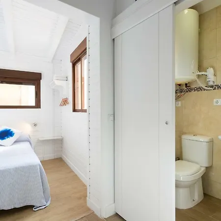 Estudios Ramón Llull Apartamento *