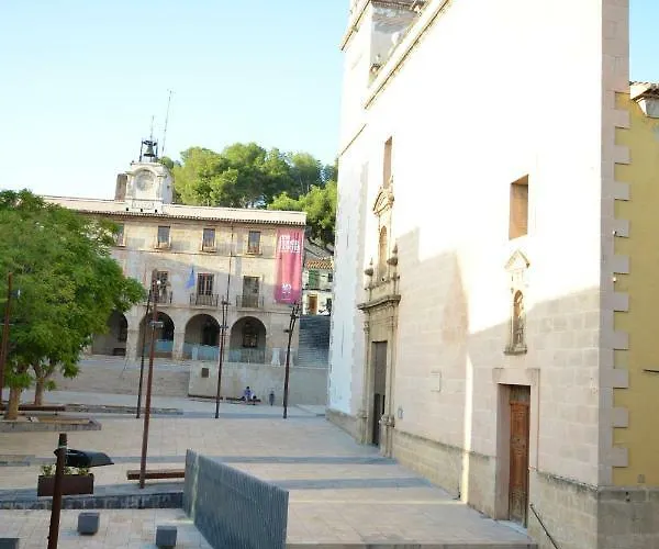 Estudios Ramon Llull 아파트