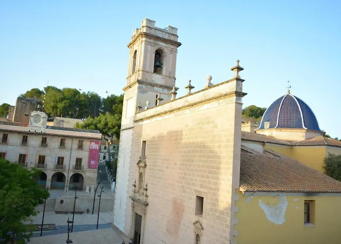 Estudios Ramon Llull *