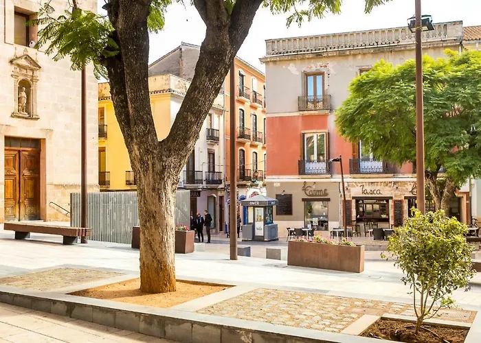 Estudios Ramon Llull *