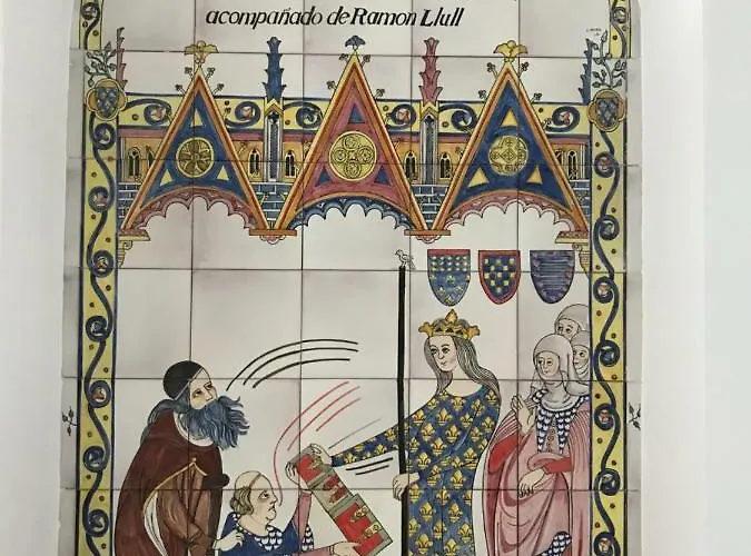 Estudios Ramon Llull 아파트 *