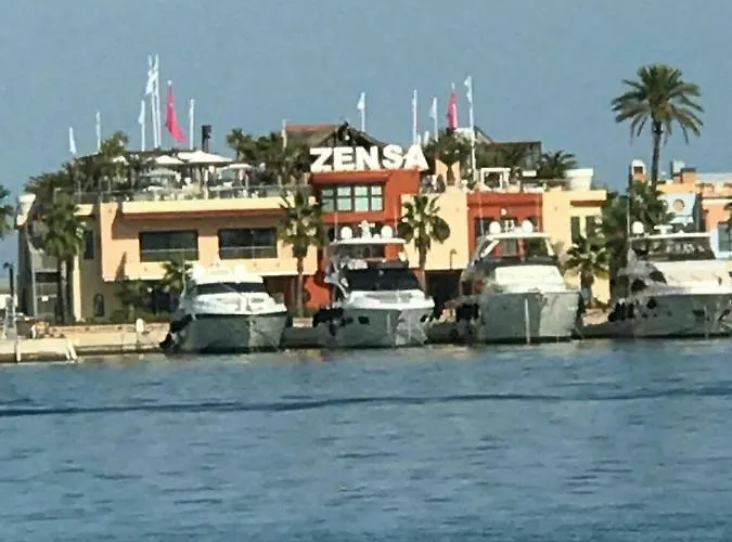 Estudios Ramon Llull Apartamento *