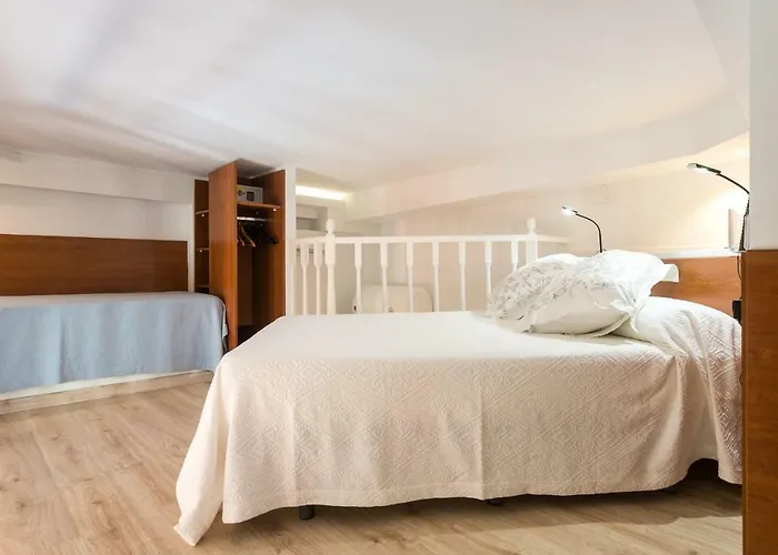 Estudios Ramon Llull Apartamento *