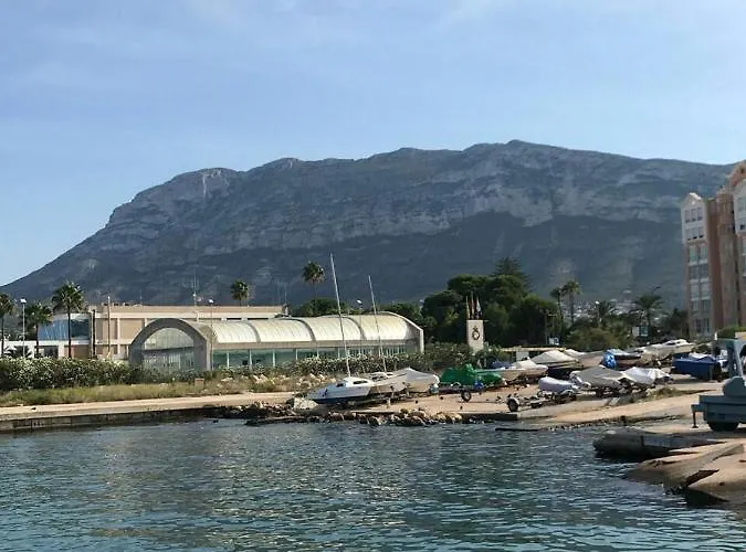 Estudios Ramon Llull Apartamento *